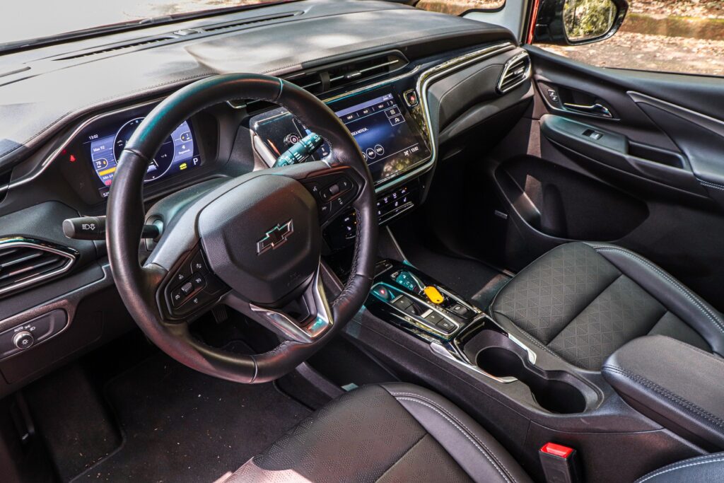 Interior do Chevrolet Bolt EV 2023