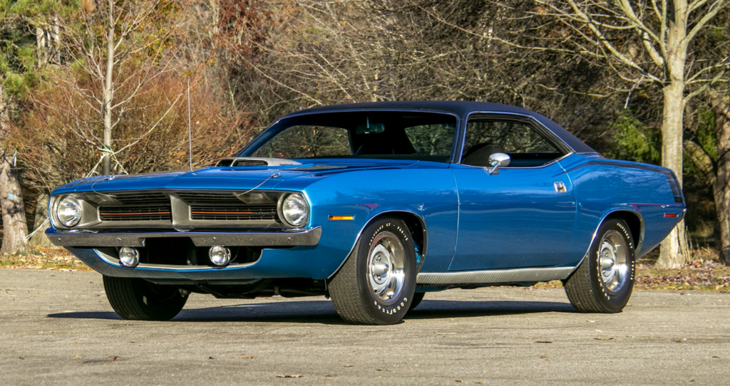 Plymouth Hemi Cuda 1970 de frente estacionado