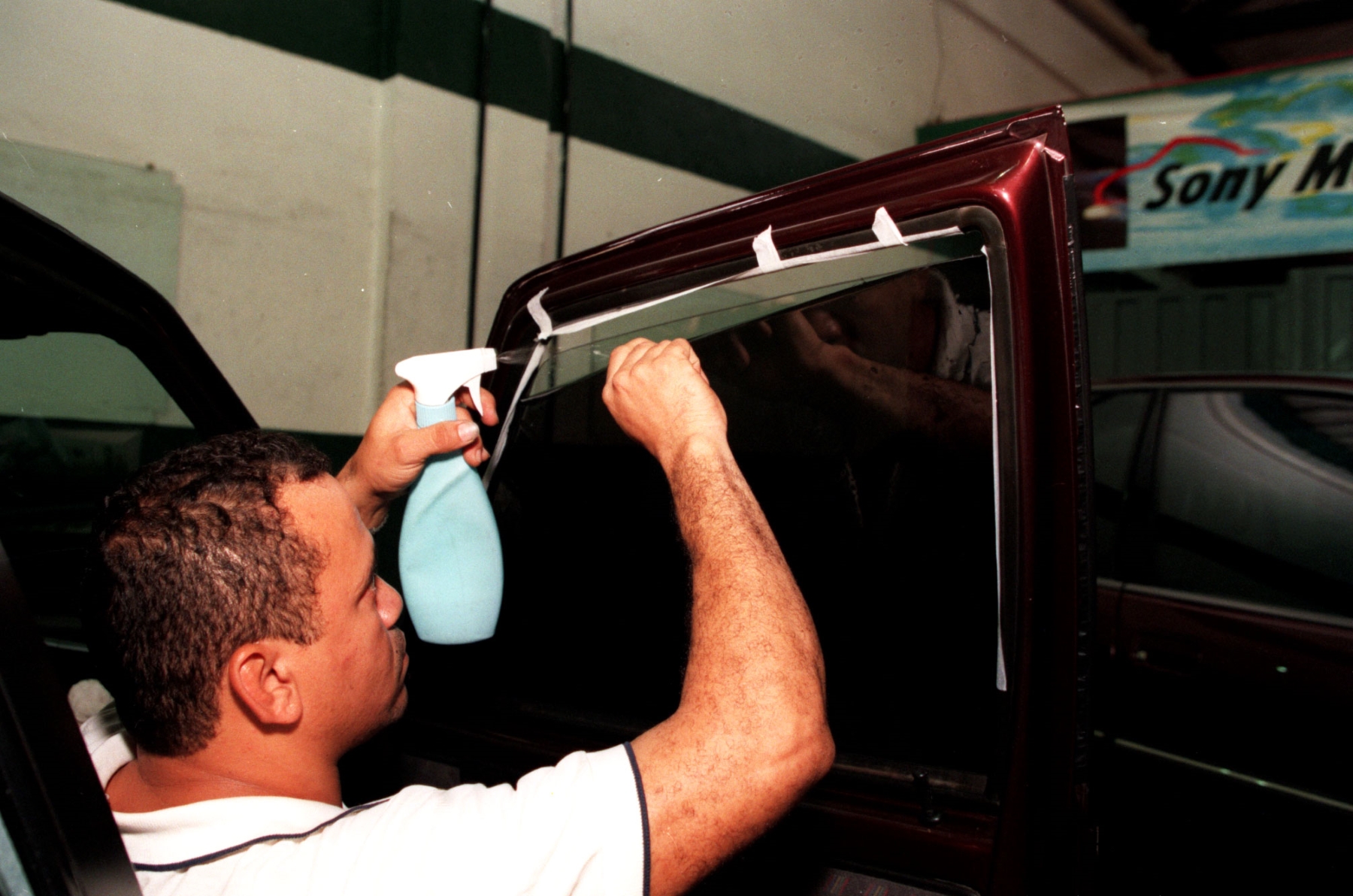 A lei estabelece padrões para as películas aplicadas nos vidros dos carros, para não comprometer a visibilidade