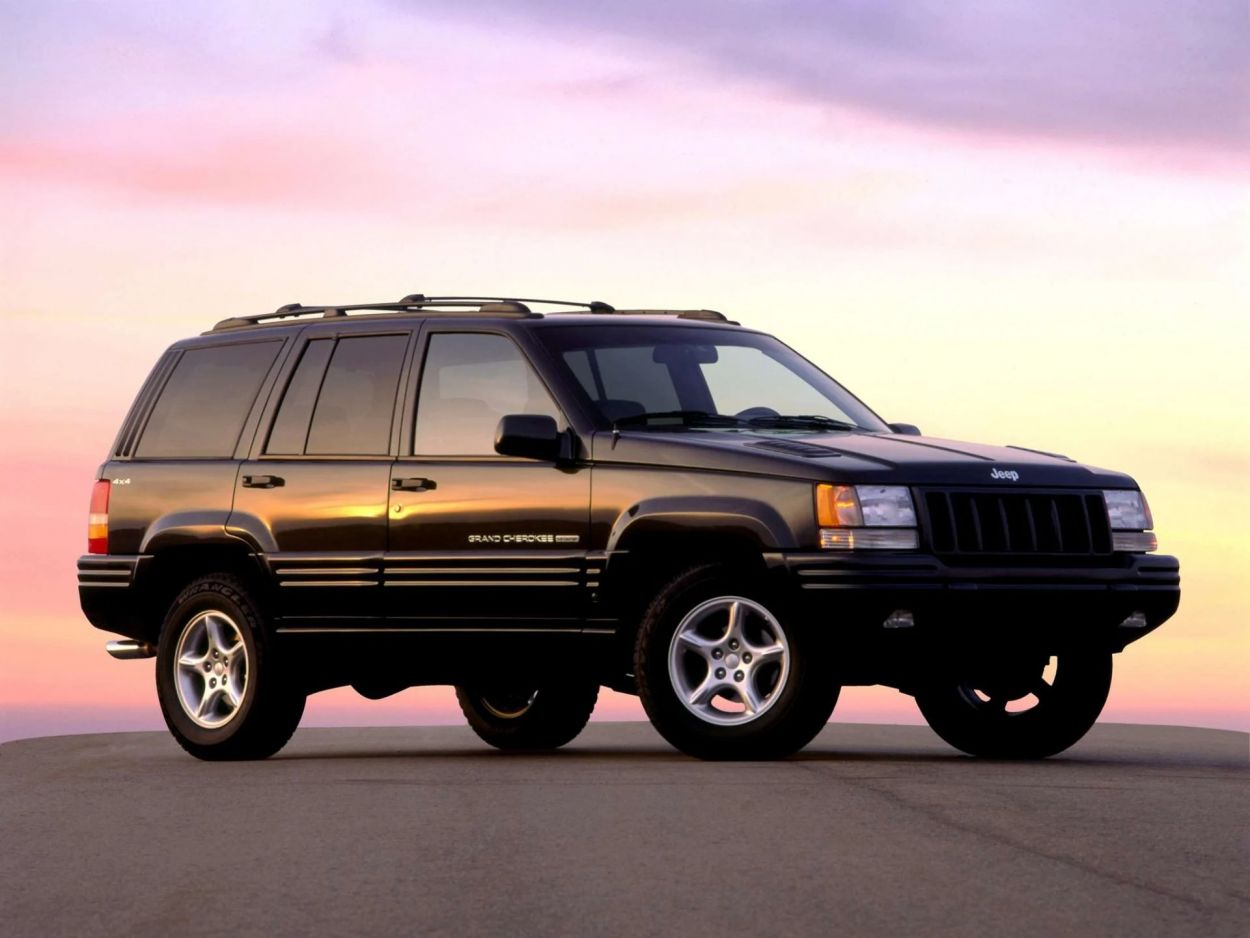 jeep grand cherokee 5.9 limited preto frente parado