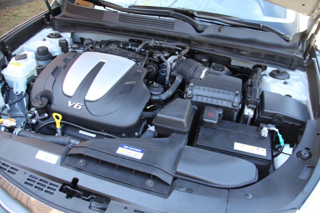 Hyundai Azera 3.0 V6 câmbio automático prata modelo 2015 cofre do motor