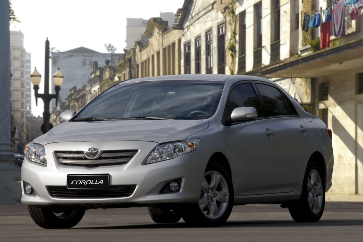 Toyota Corolla XEi Flex 2009 prata de frente