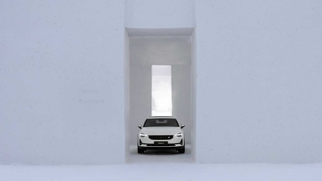 Novo showroom da Polestar na Finlândia, Polestar 2 em exposição.