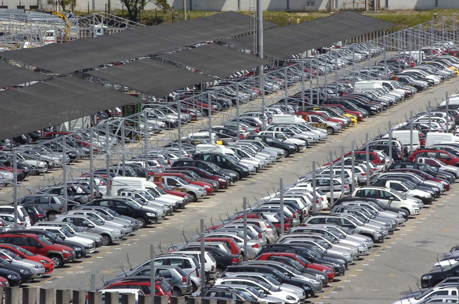 Para muitos fica cada vez mais difícil comprar um carro novo devido aos altos preços e juros de financiamento