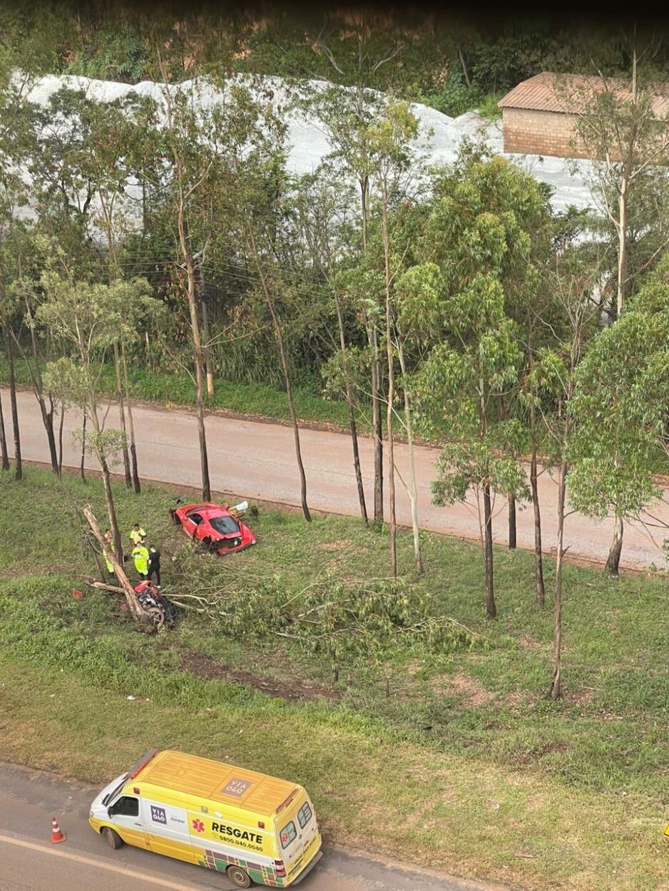 Ferrari 458 Italia destruída em acidente