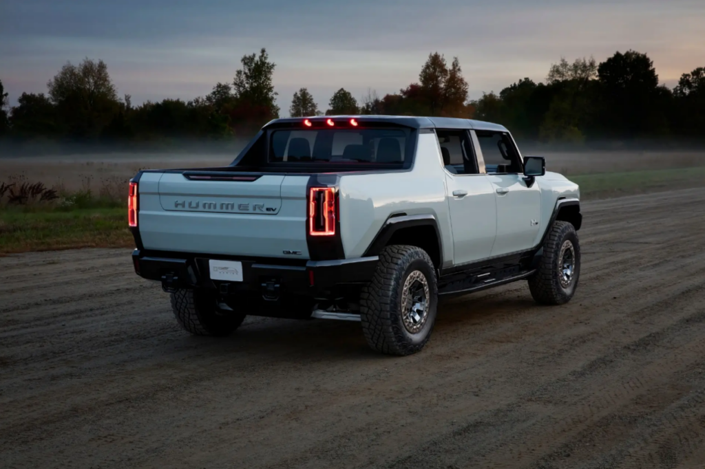 Traseira da picape de Hulk, a GMC Hummer EV