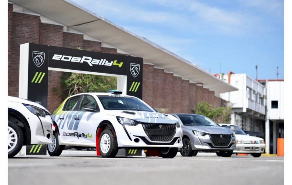 Peugeot 208 Rally4, de frente.