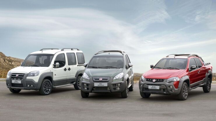 Linha Adventure da Fiat, com os modelos Doblo, Idea e Strada, imagem para matéria de carnaval e carros fantasiados.