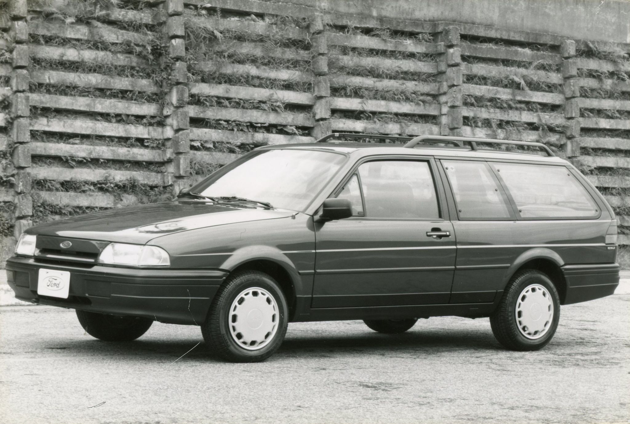 Ford Royale GL 1993 lateral estacionada