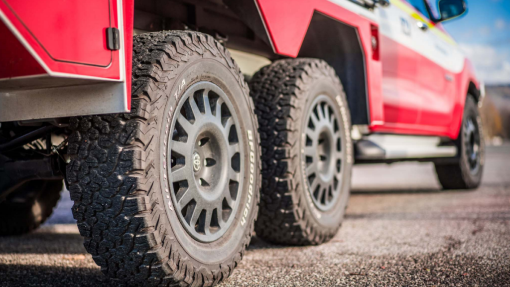 Toyota 6x6-prospeed- vemelha de bombeiro-pneus