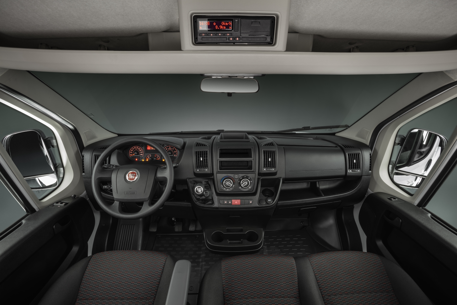 novo fiat ducato modelo 2023 minibus executivo branca interior painel estatica no estudio