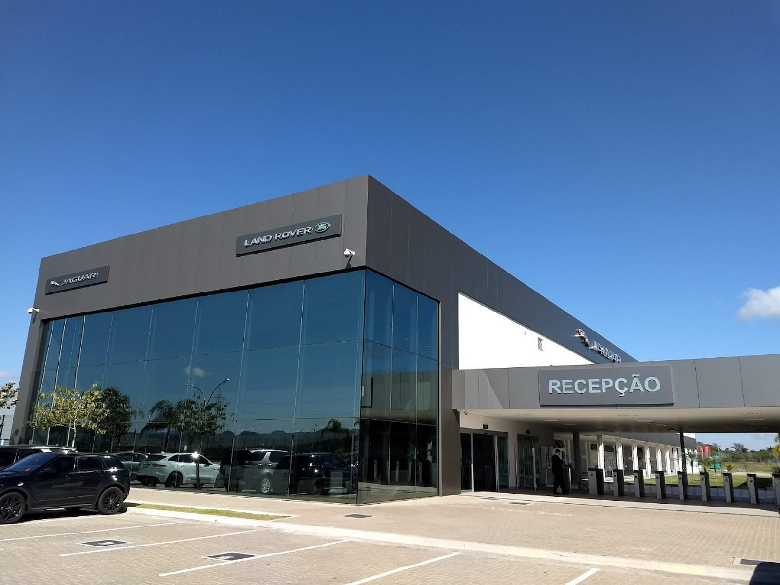 fabrica da jaguar land rover em itatiaia rio de janeiro fachada recepao