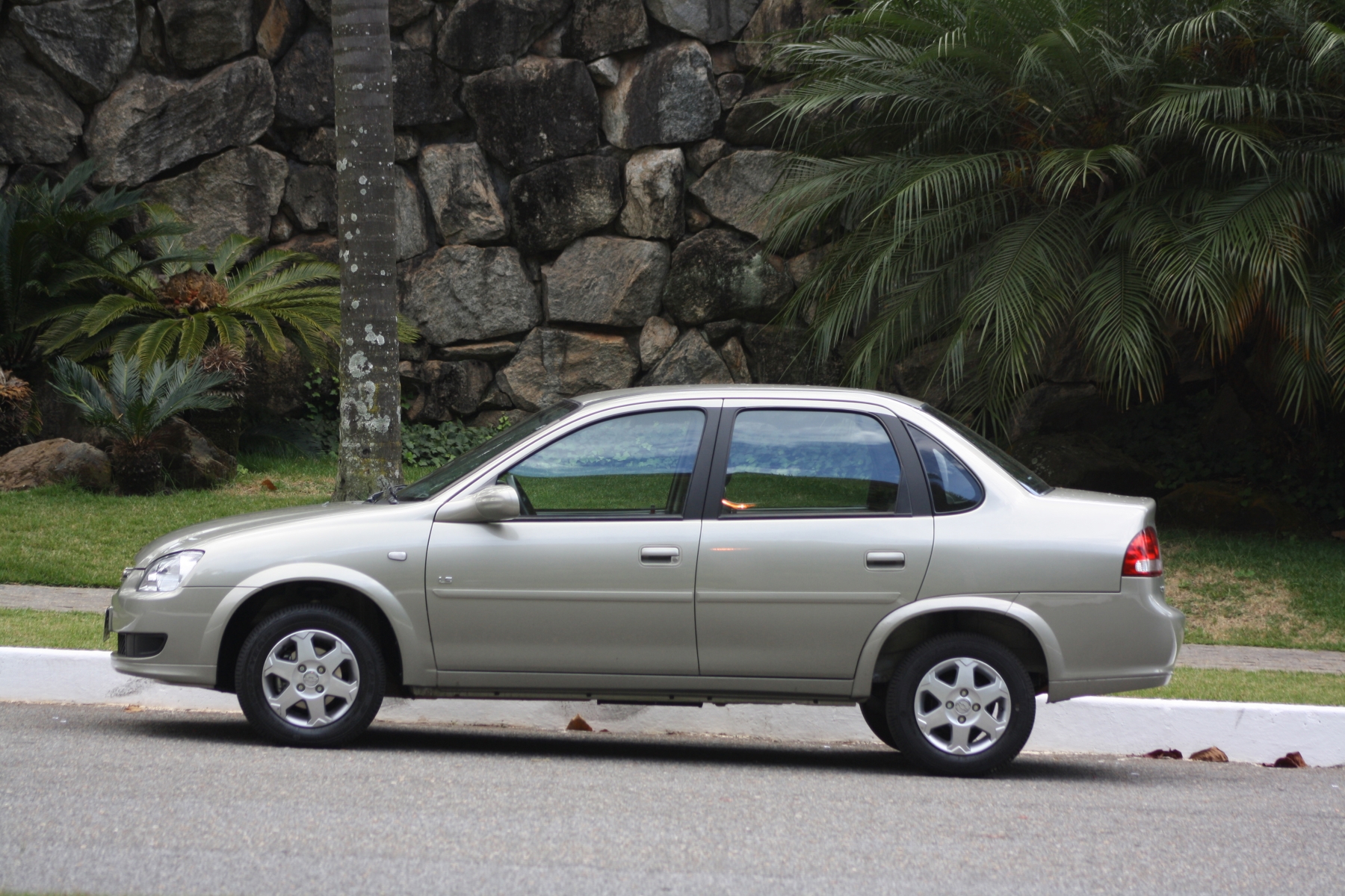 Chevrolet Corsa Sedan/Classic: fim de linha no Brasil