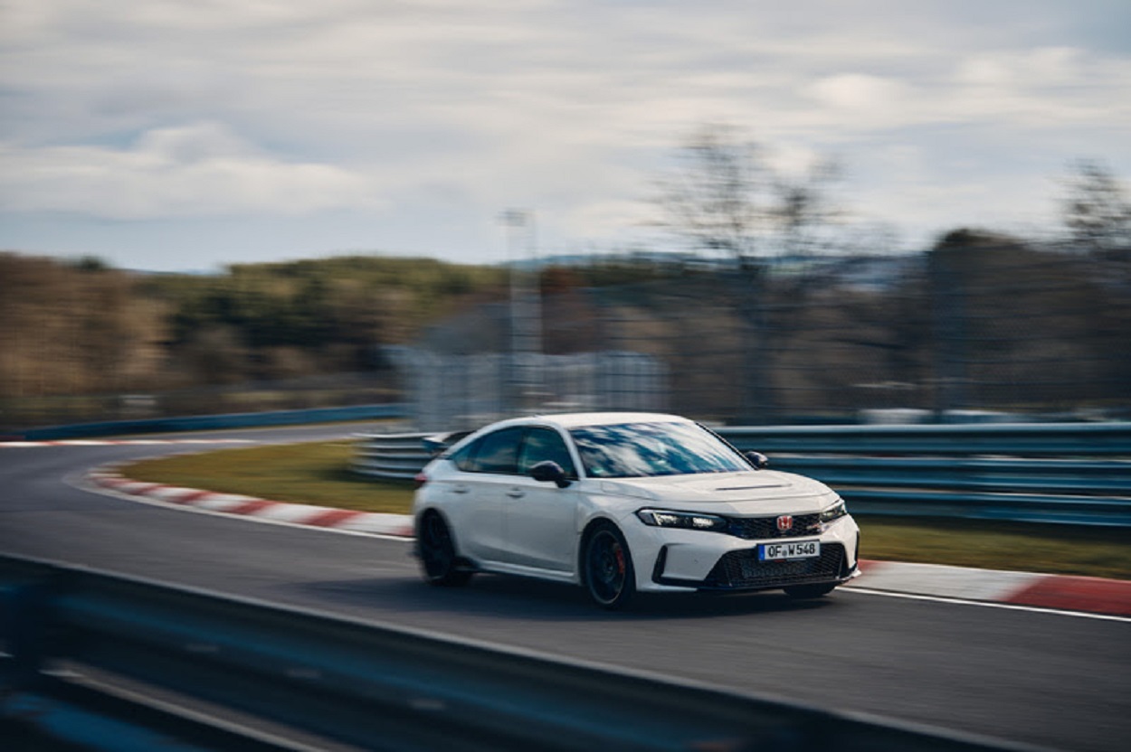 Honda Civic Type R bate novo recorde em  Nürburgring; confira tempo marcado