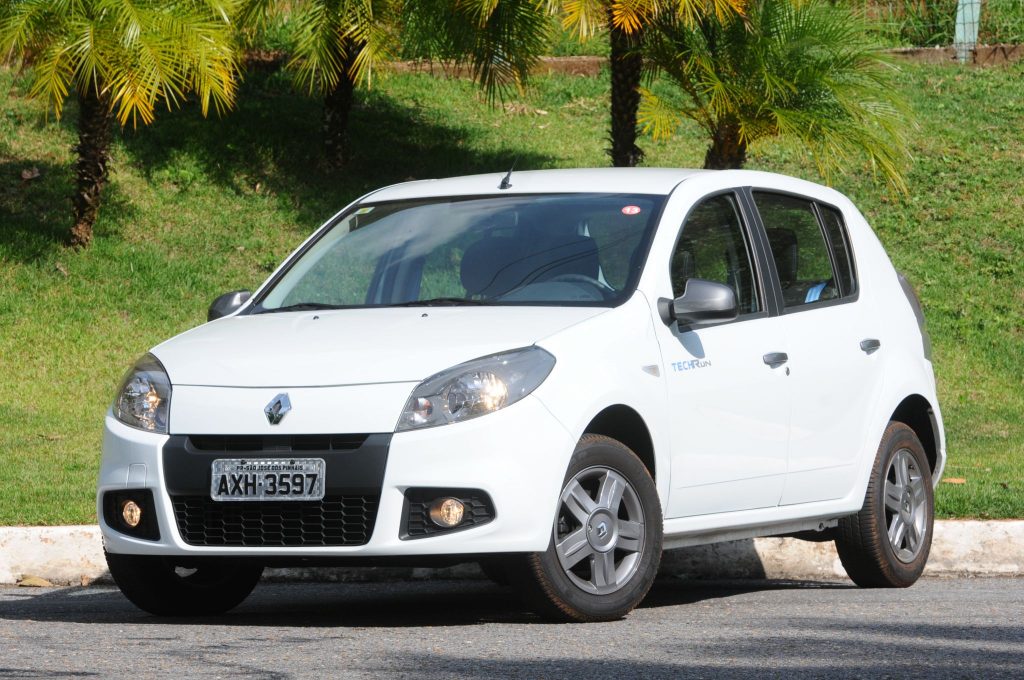 Renault Sandero Tech Run 2014 branco de frente.