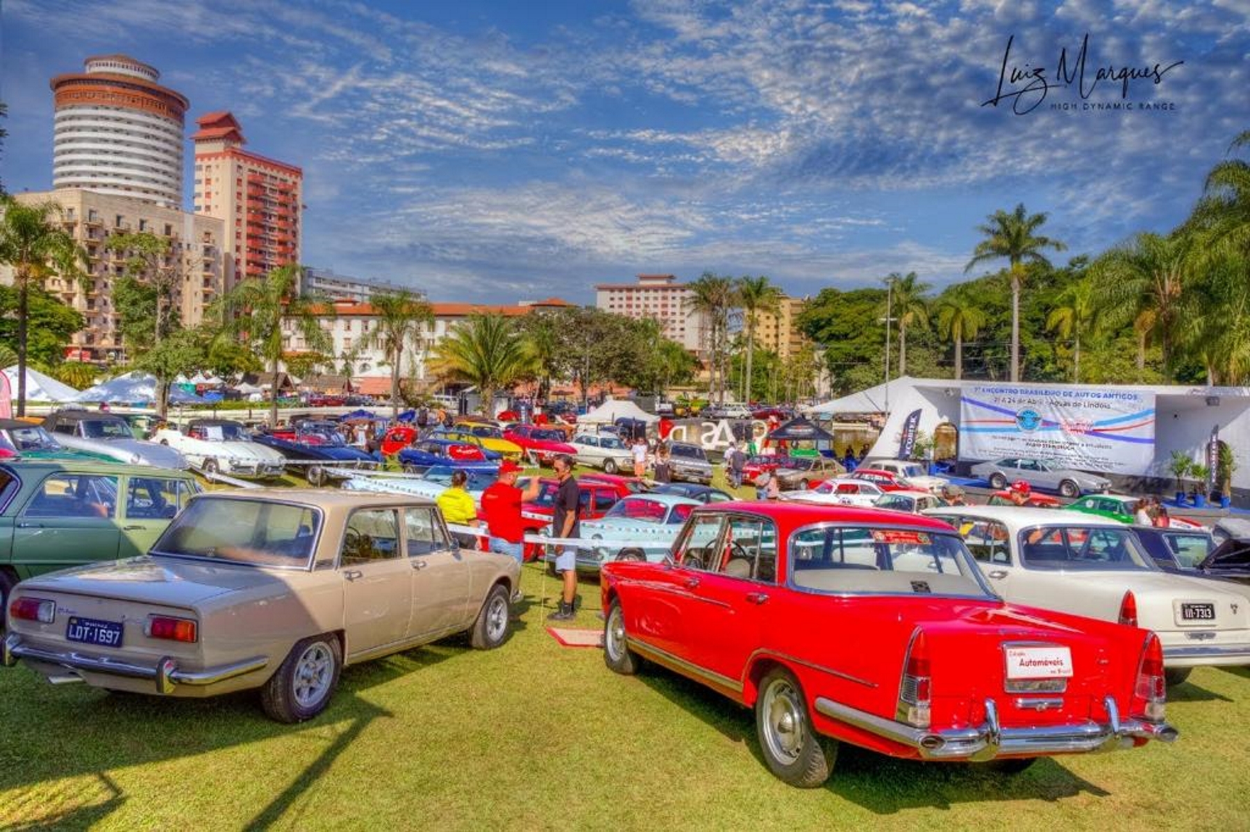 1000 Milhas Históricas Brasileiras reúne mais de 30 carros antigos 