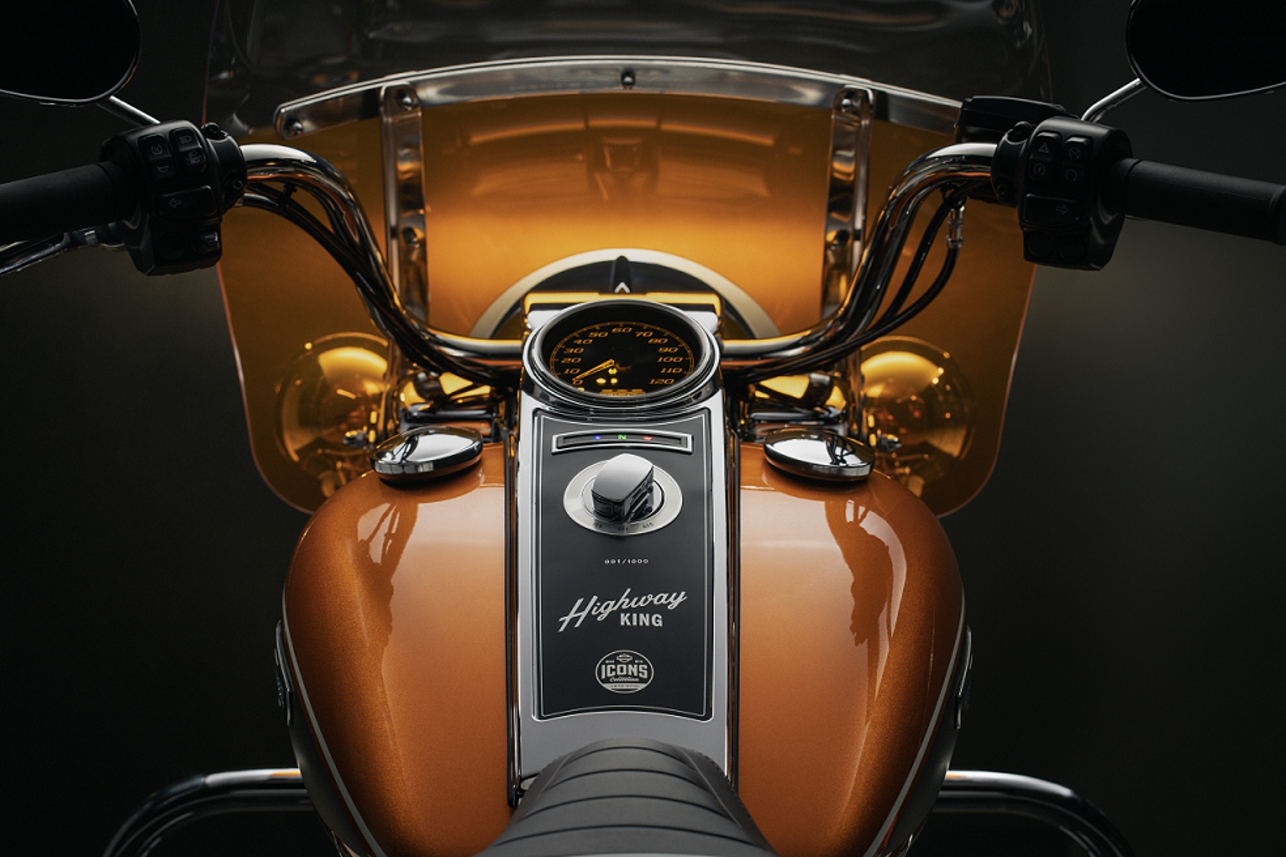 Harley Davidson Electra Glide Highway Refer Ncia Ao Passado   45dfa965 Harley Davidson Electra Glide Highway King Laranja Detalhe Do Tanque E Painel Estatica No Estudio 