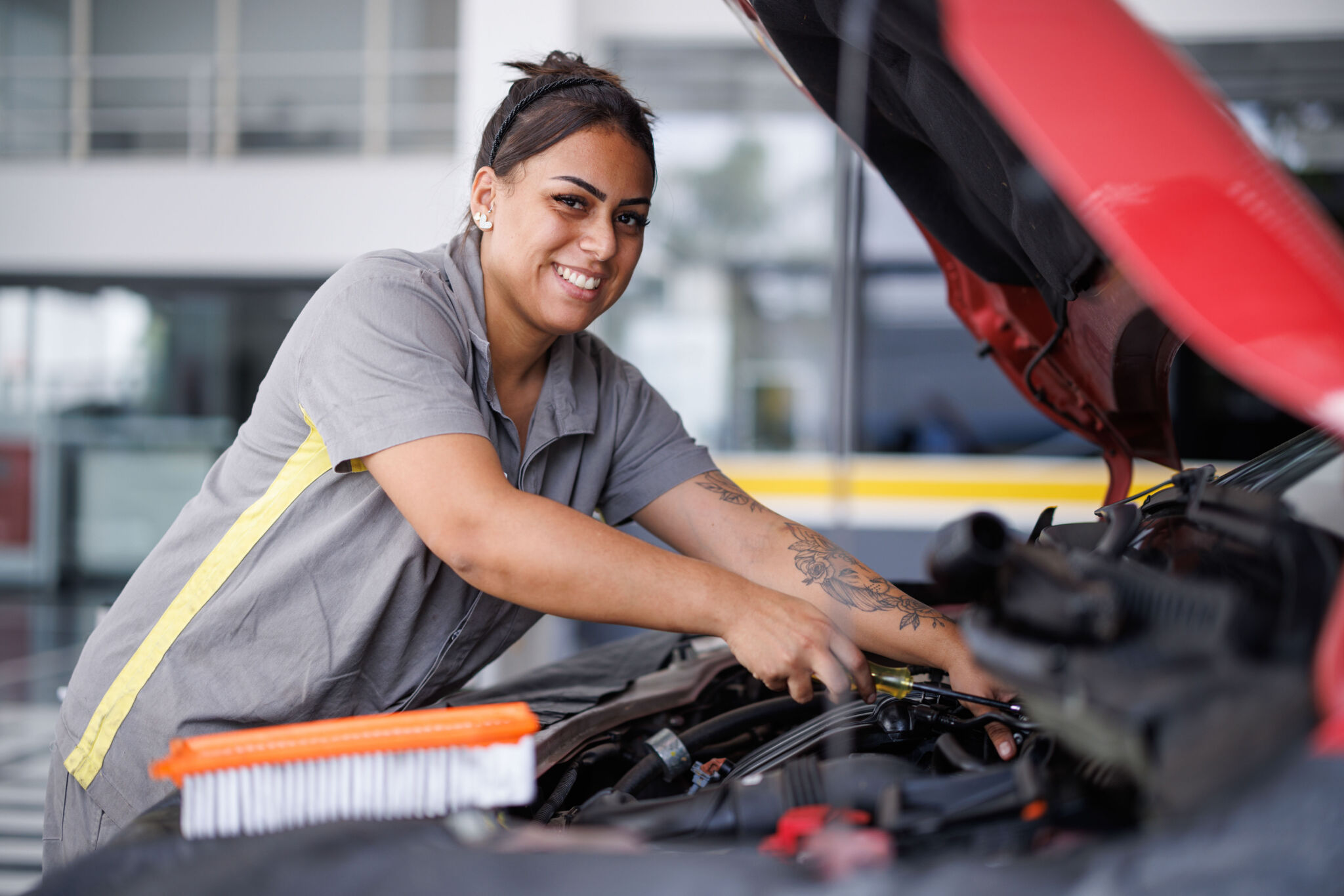 Renault Brasil é a primeira, em todo o mundo, a ter uma concessionária 100% feminina