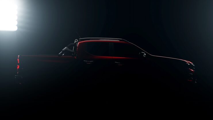 Side silhouette of the new Fiat Titano pickup truck.