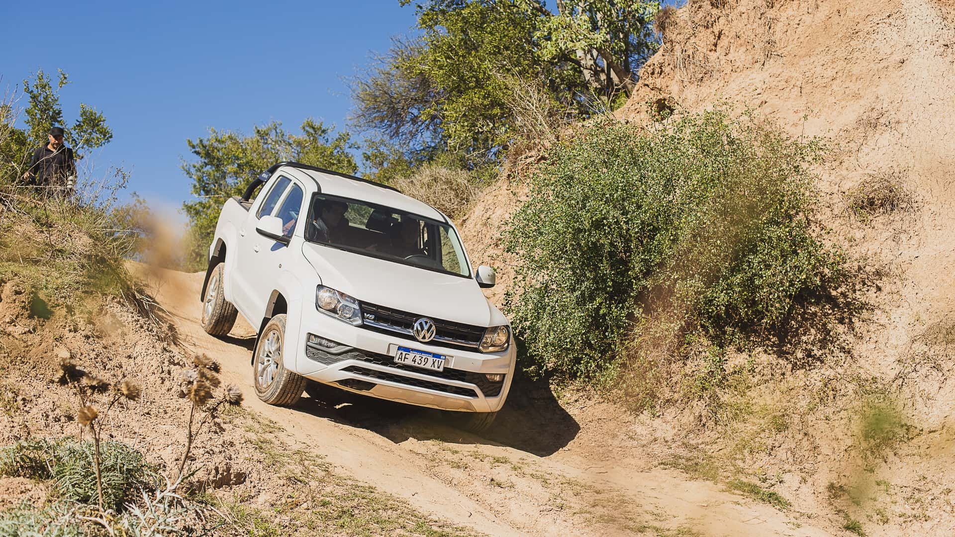 Volkswagen Amarok V6 branca de frente