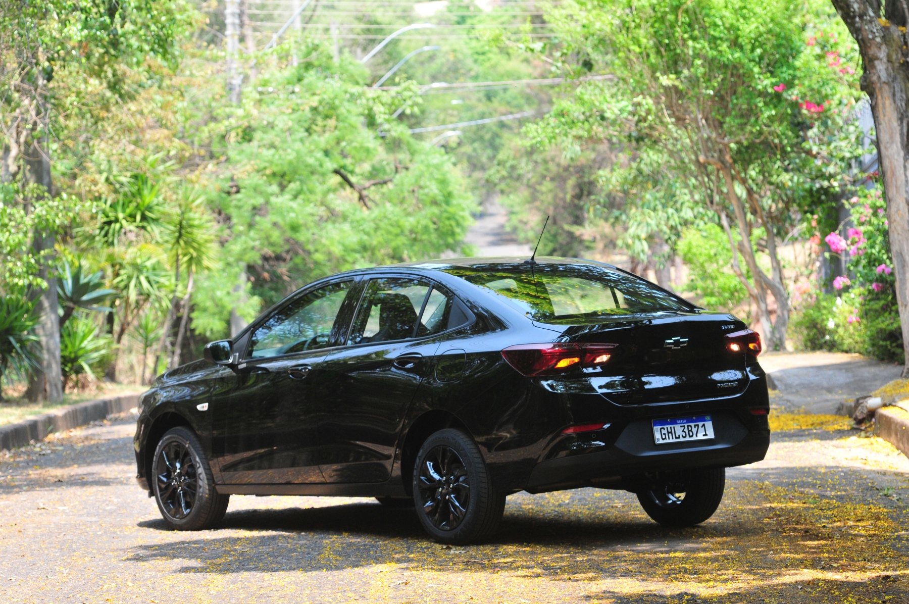 GM - Chevrolet Onix Plus Sedan AT