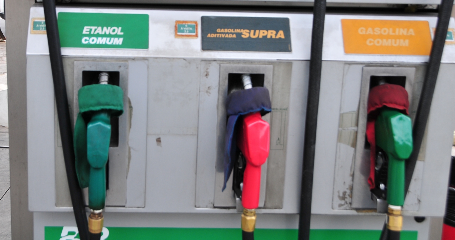Consumidor pode encontrar gasolina refinada ou formulada nos postos, mas não acredite se disserem que ela é carbono neutro