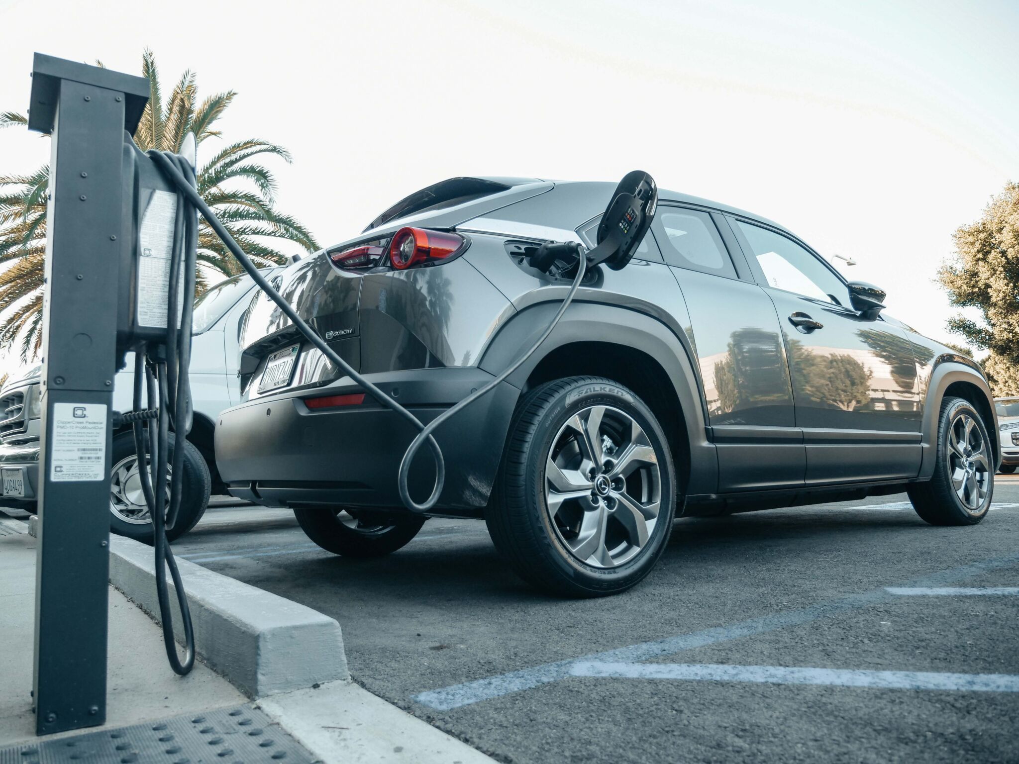 Carro elétrico tem eficiência insuperável e não exige manutenção