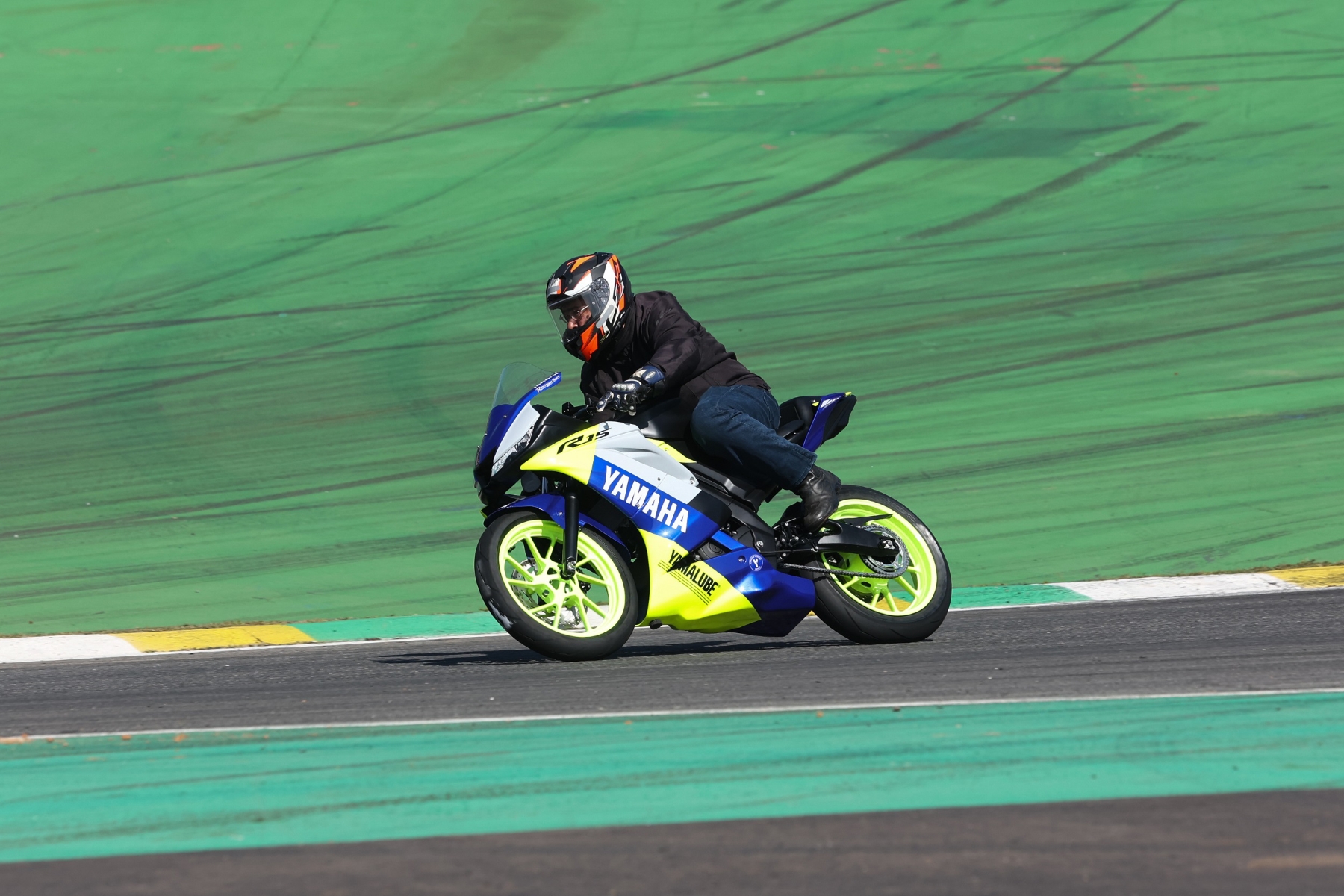 Autódromo de Interlagos recebe corrida de motos e show