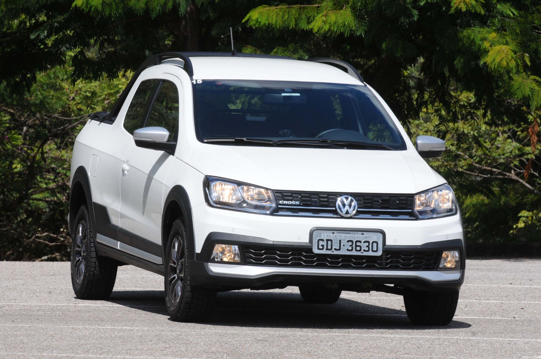 VOLKSWAGEN SAVEIRO CROSS 2012  Veja o porquê dela ainda fazer