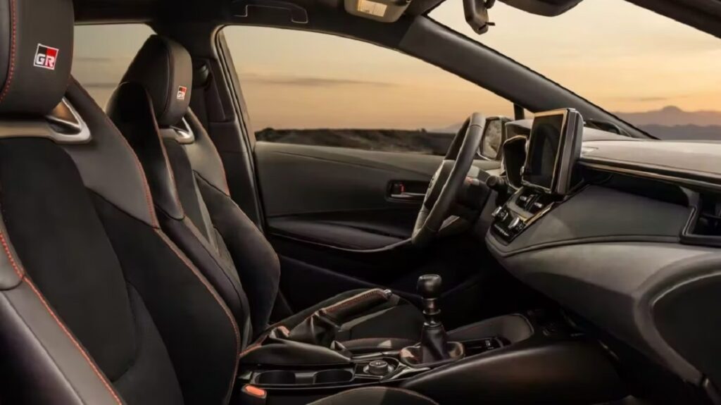 Interior do novo modelo rival do Honda Civic Type R.