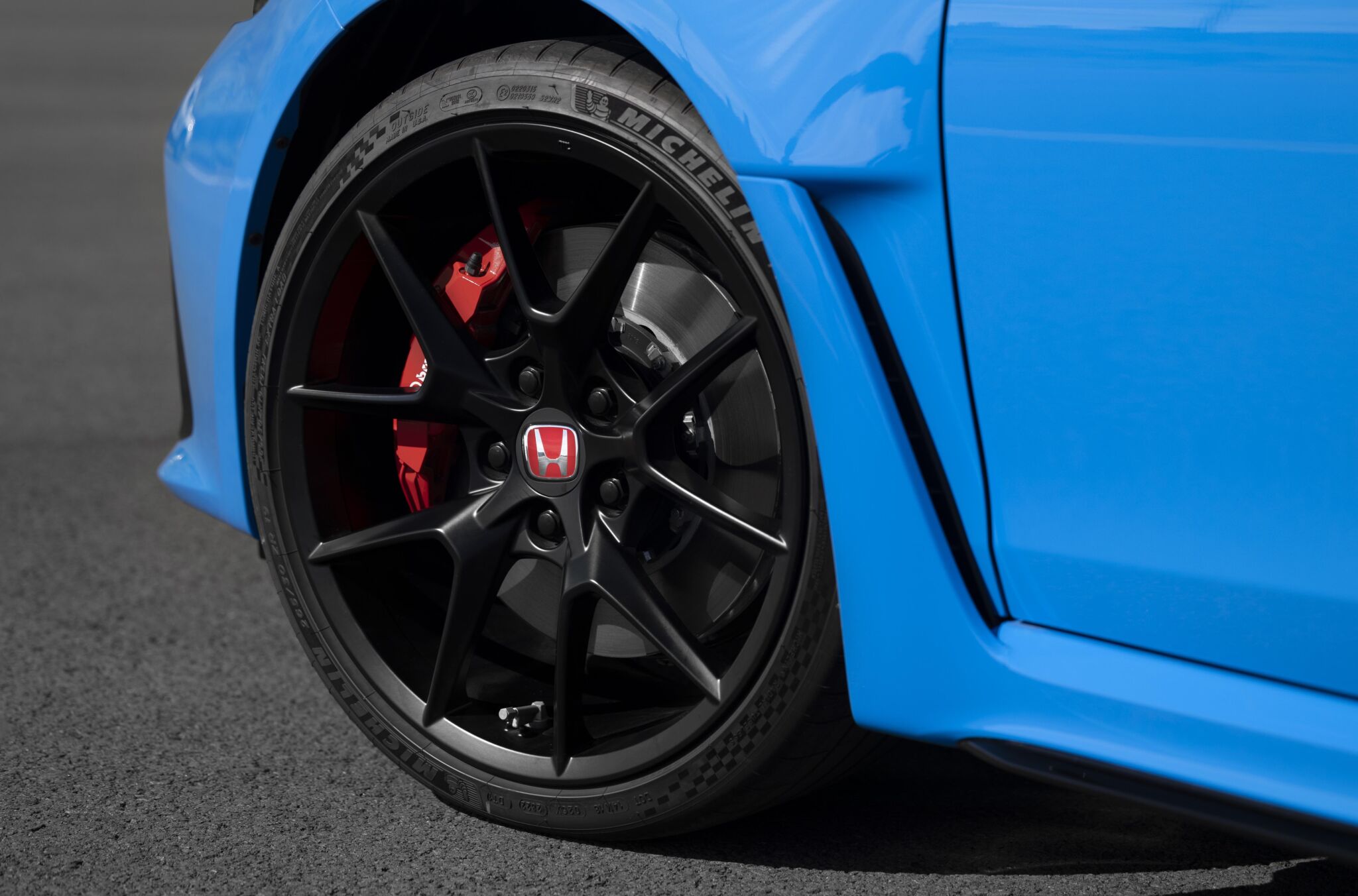 Roda de liga leve de 19 polegadas pintada de preto do Honda Civic Type R