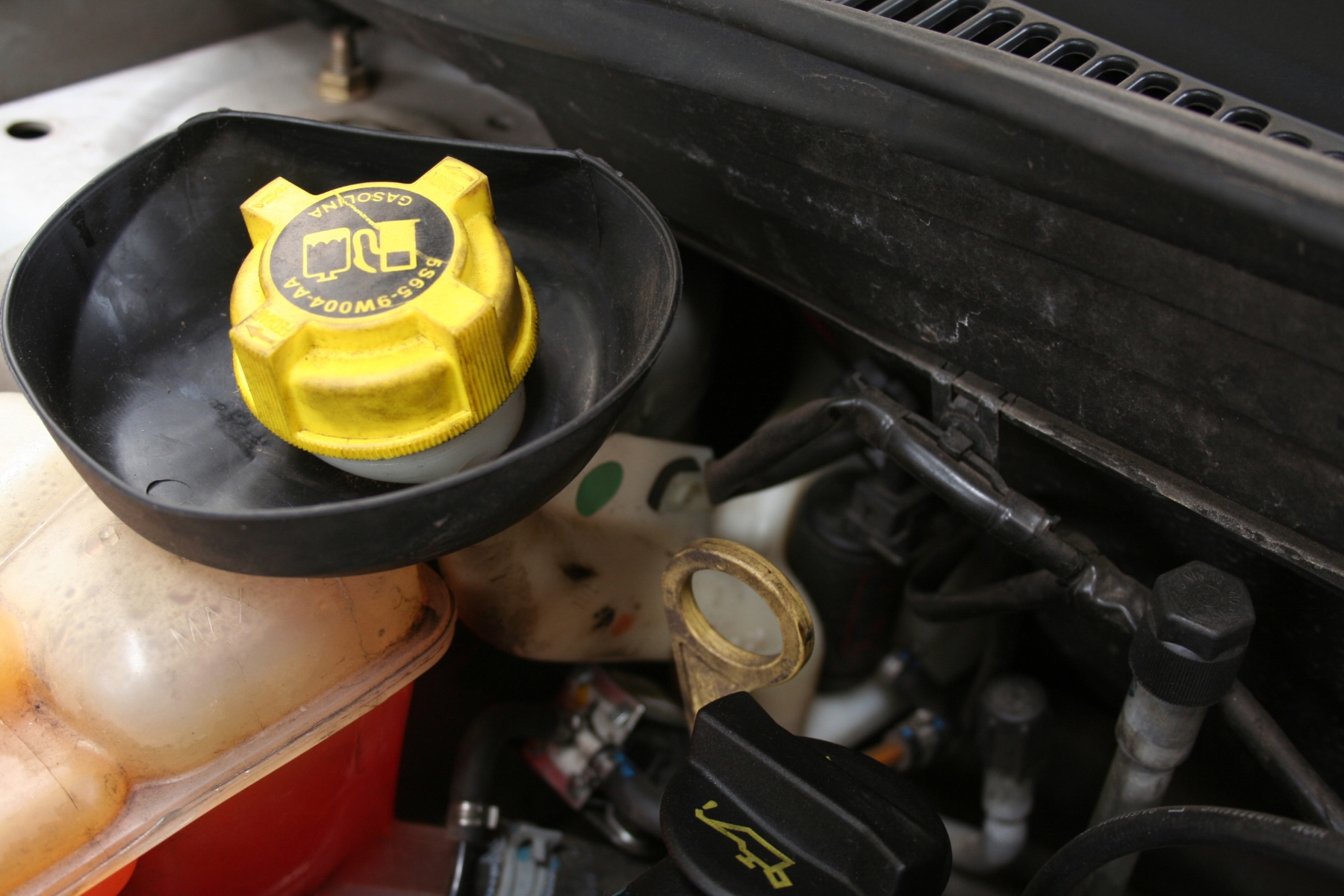 Se a gasolina envelhecer no tanquinho de partida a frio do carro flex pode gerar uma série de problemas