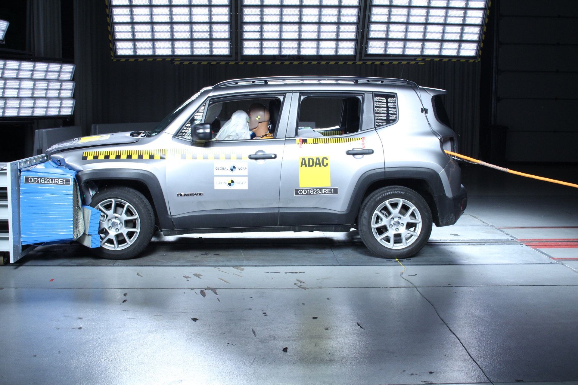 Teste de segurança do Latin NCAP com o Jeep Renegade.