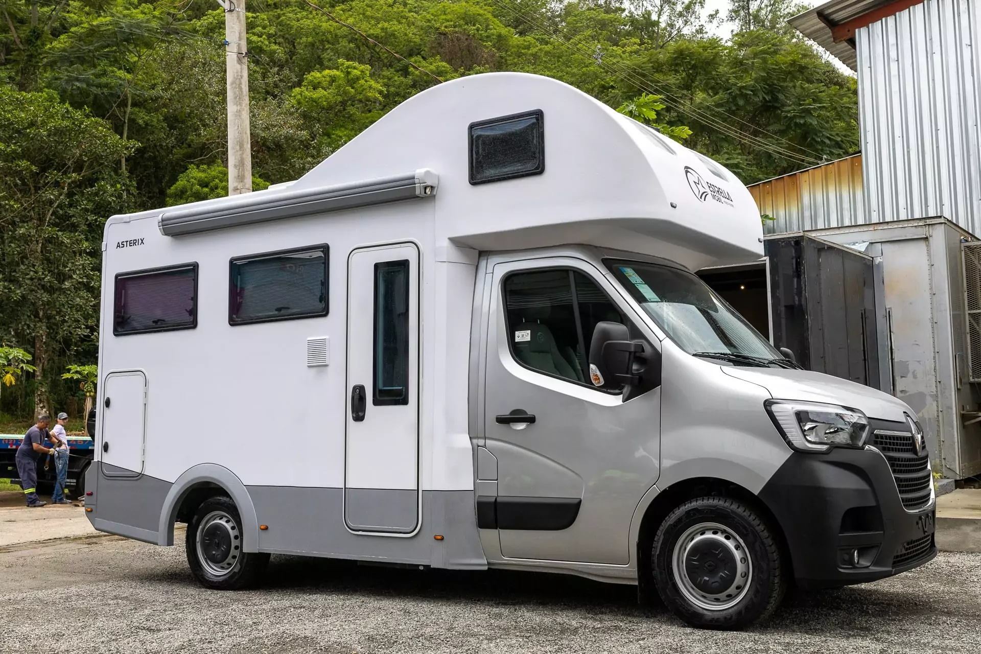 Exterior motorhome Asterix Estrella Mobil branco