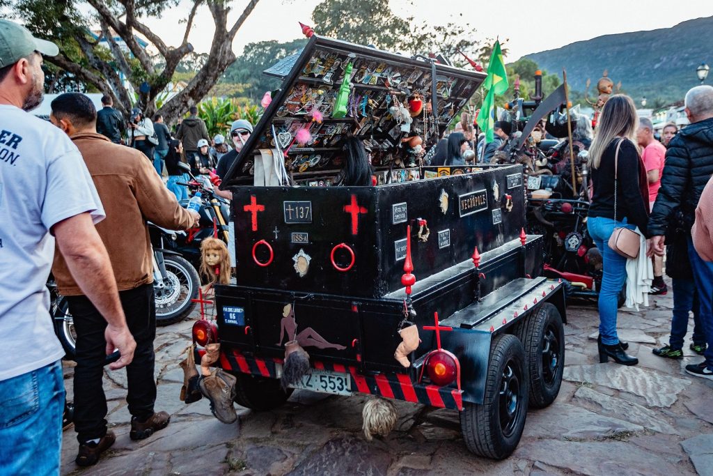 Participantes mostram criatividade no Bike Fest 2023, em Tiradentes.