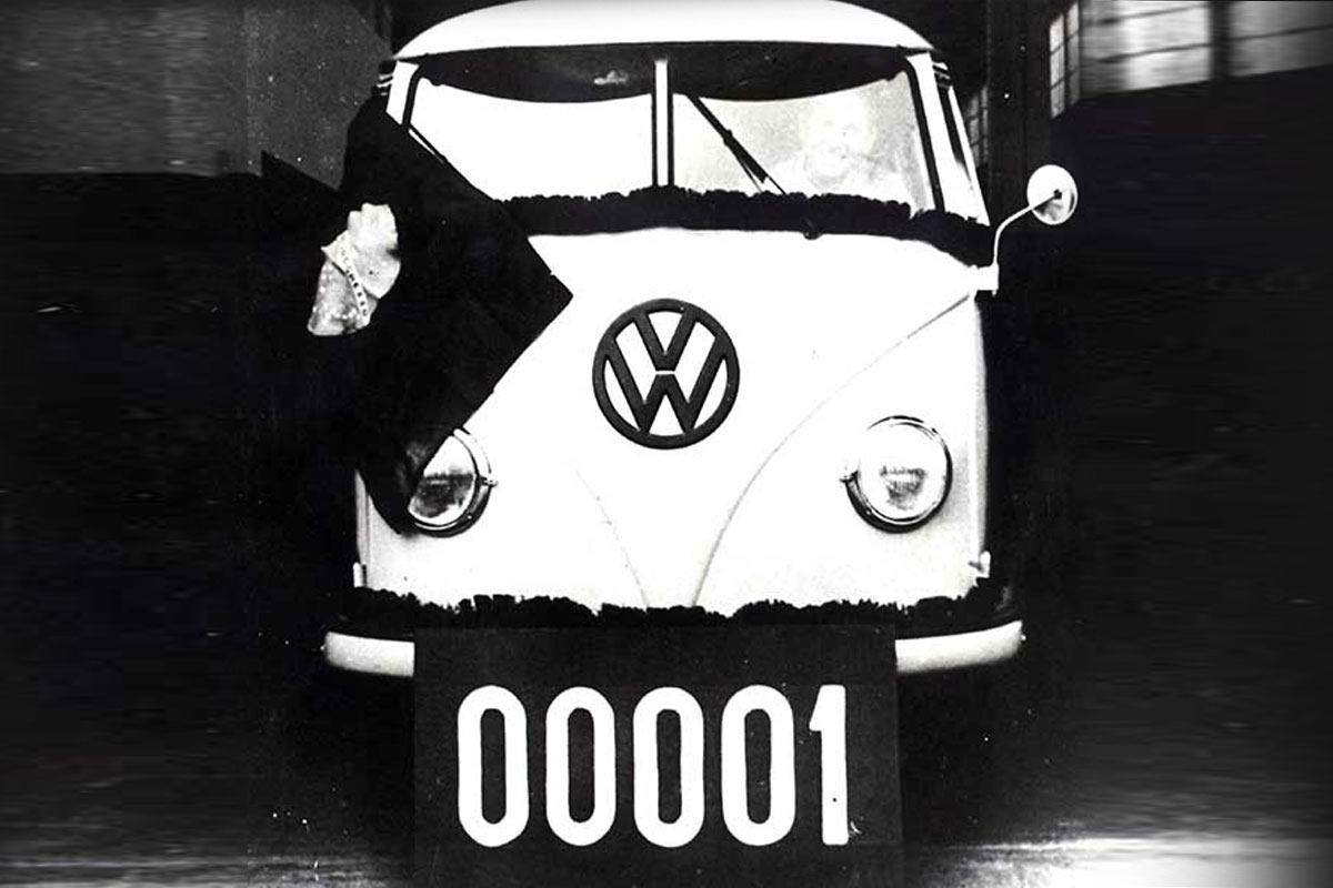 VW começou a produzir a Kombi no Brasil em 1957