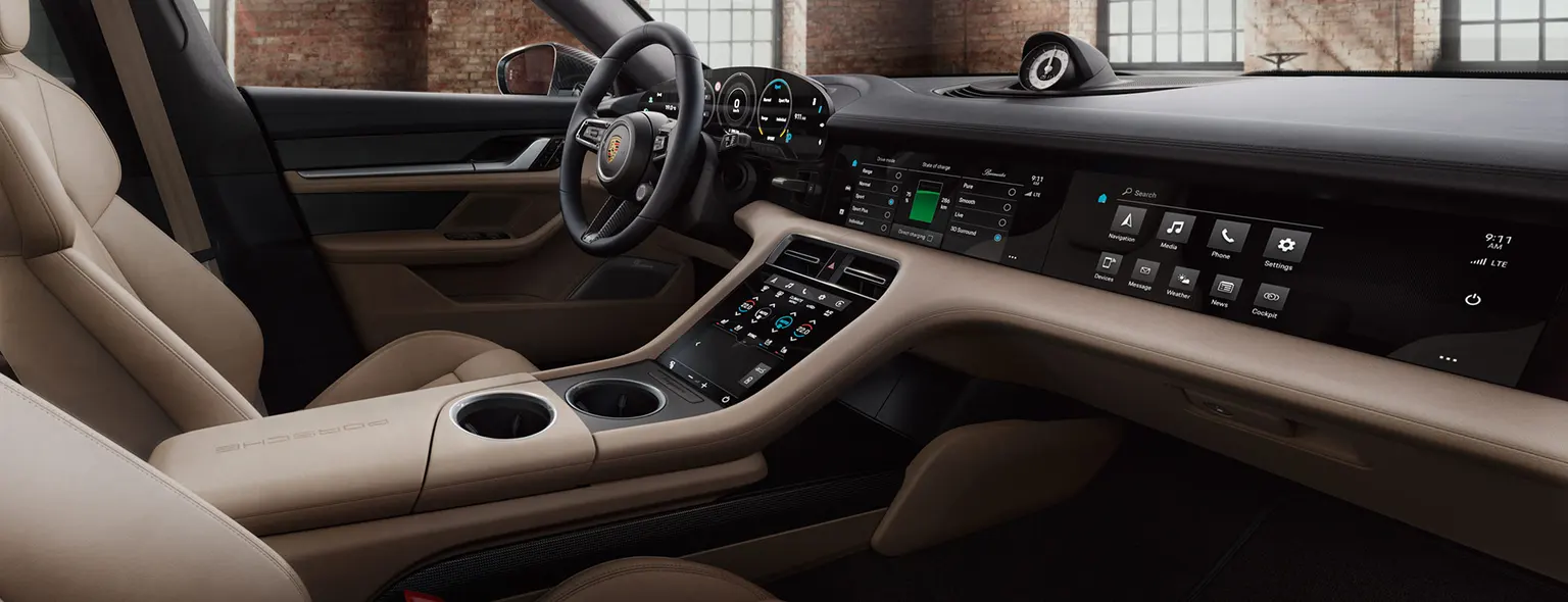 Interior do Porsche Taycan, painel em cor carbono e bege
