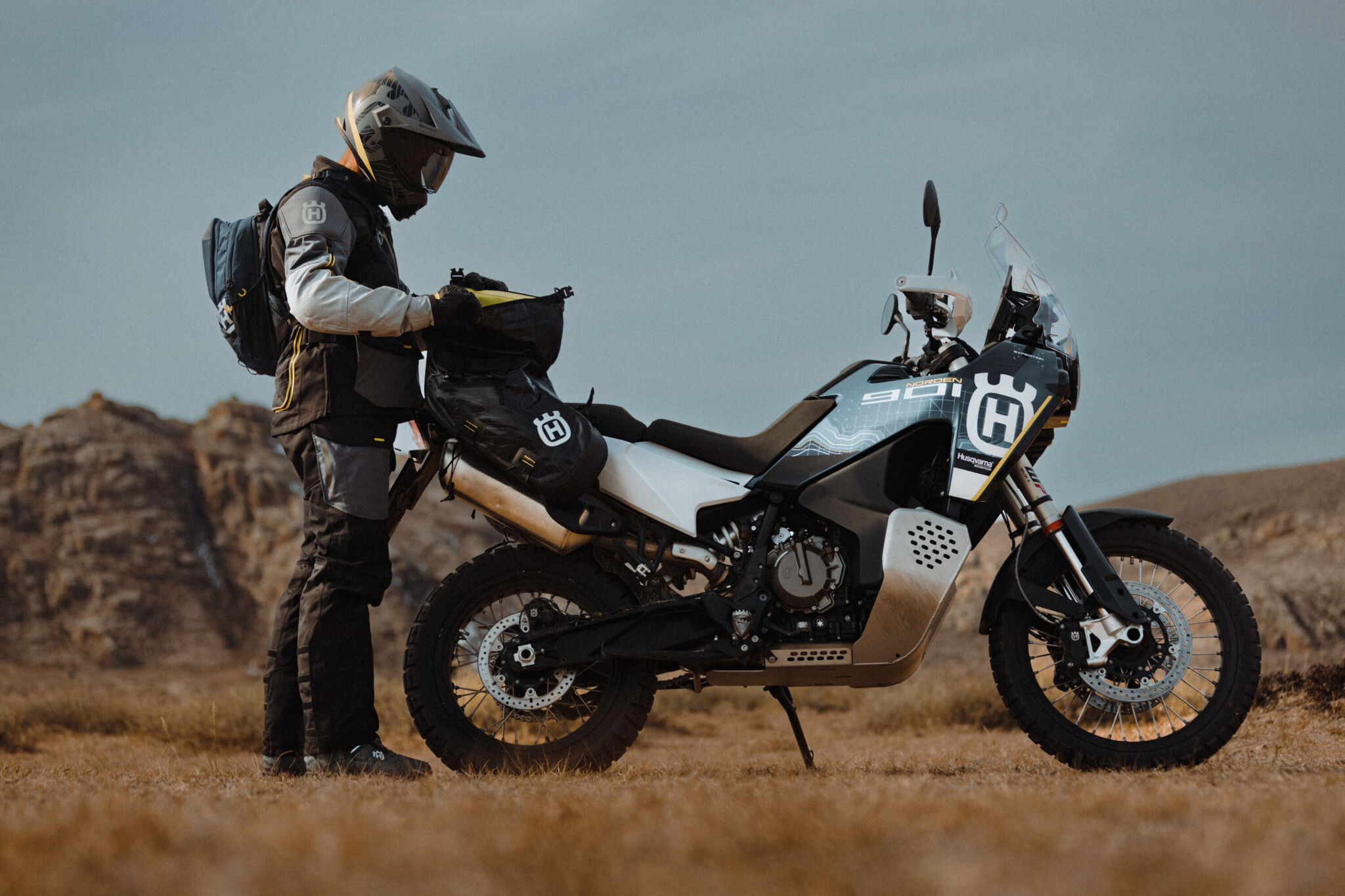 Husqvarna Norden 901: lançamento com o pé na trilha