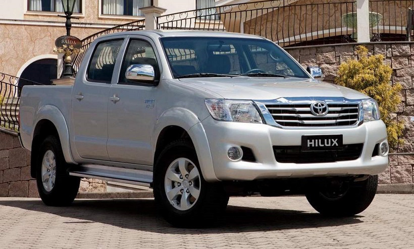 Toyota Hilux SRV Flex. para matéria sobre briga familiar da atriz Larissa Manoela.