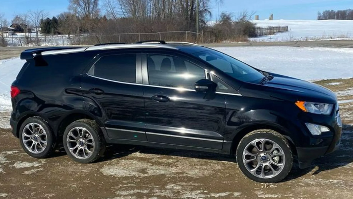 Ford EcoSport customizado com seis rodas está à venda na internet por R$ 82 mil