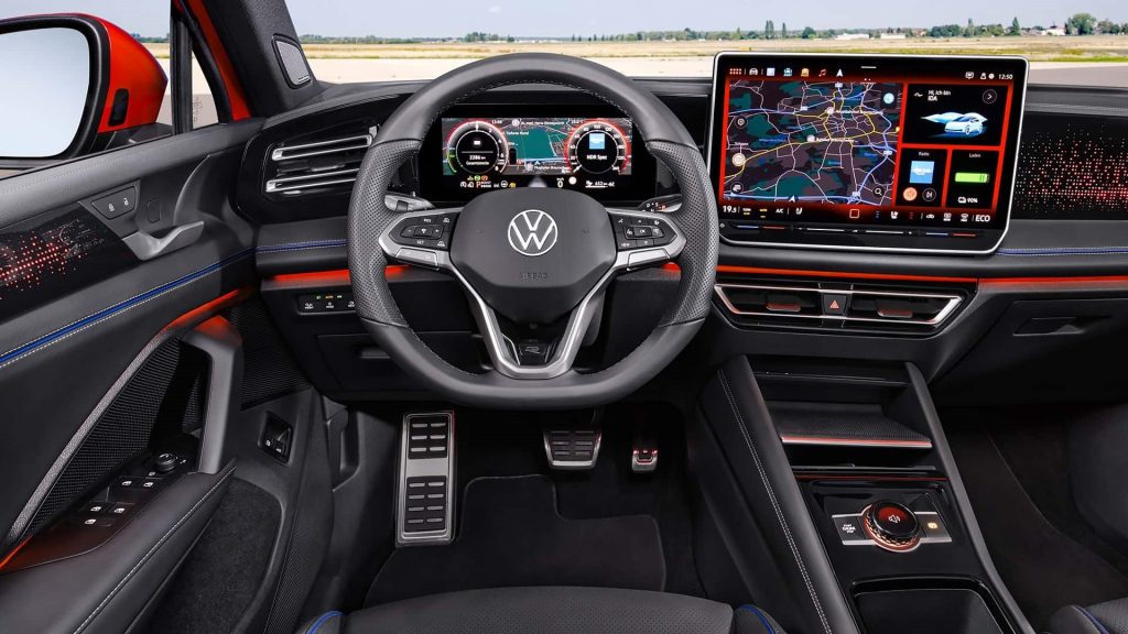 Painel do Volkswagen Tiguan 2024; terceira geração do SUV chega à Europa.