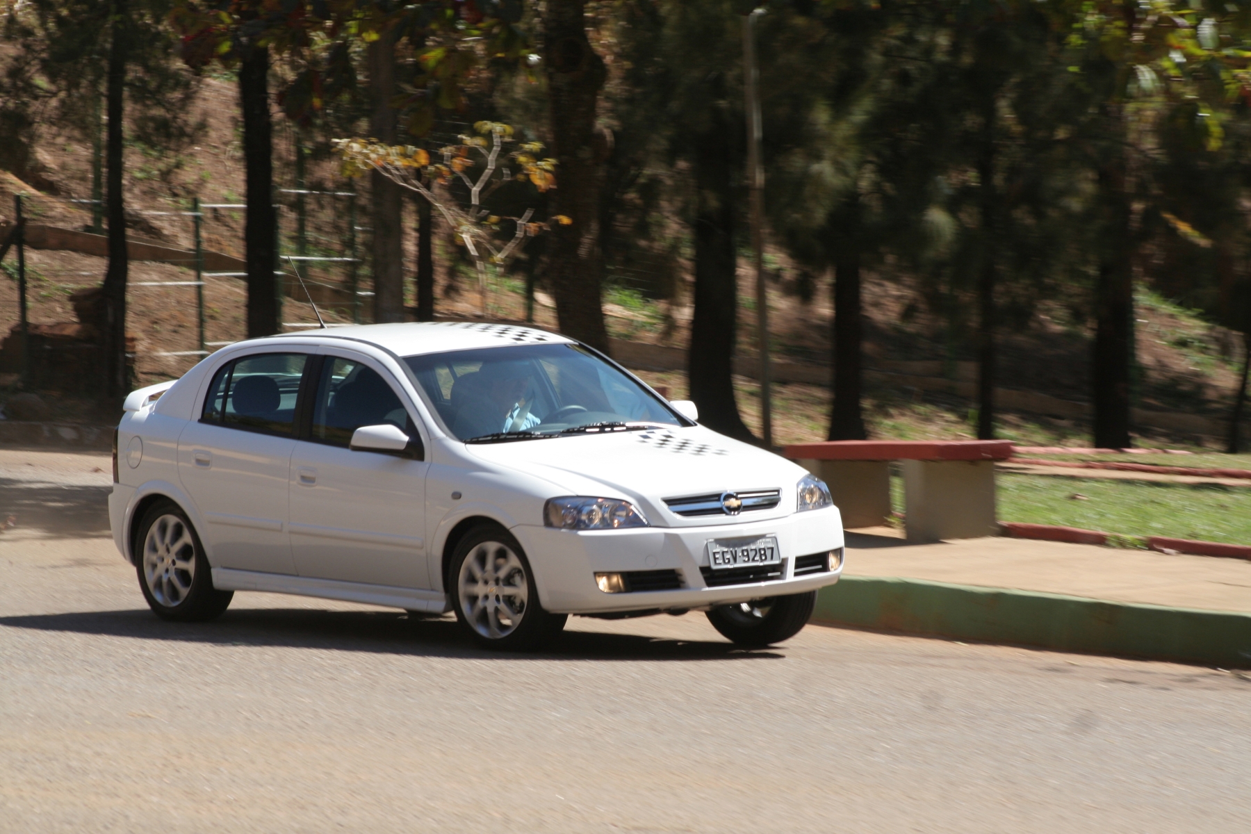 O Chevrolet Astra 2.0 flex, modelo 2011, é uma boa opção no mercado de usados