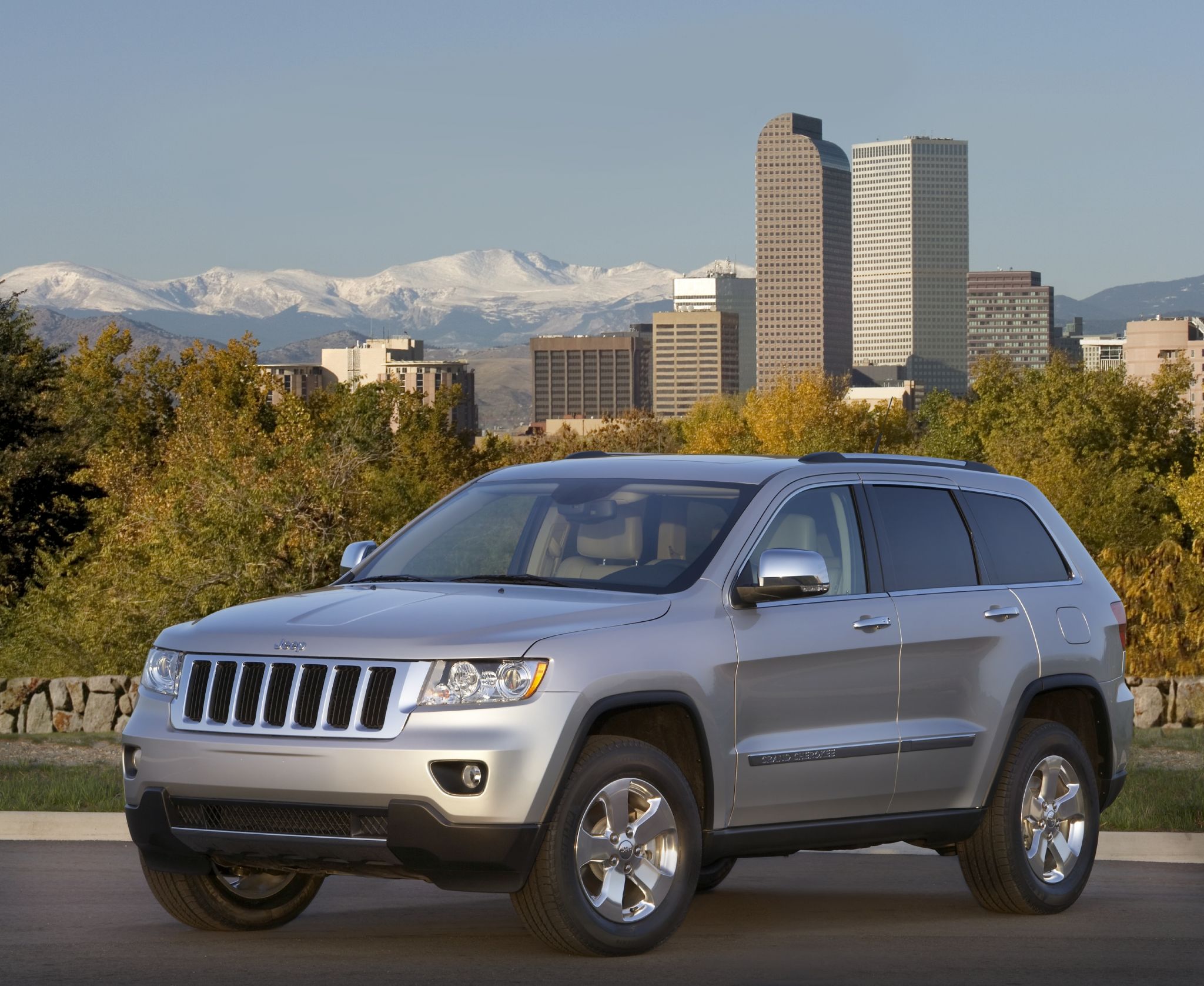 Jeep Grand Cherokee 2011; para matéria sobre história do SUV