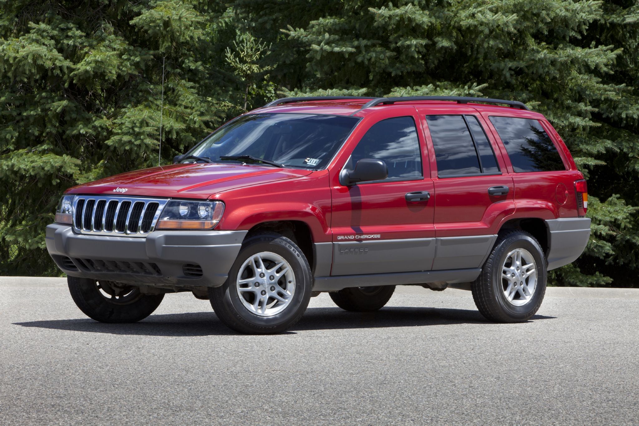 Jeep Grand Cherokee 2004; para matéria sobre história das geração do modelo