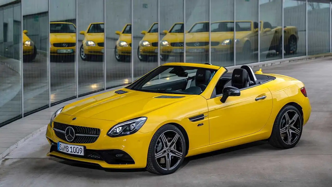 Mercedes SLC amarela; para matéria sobre nomenclatura dos carros