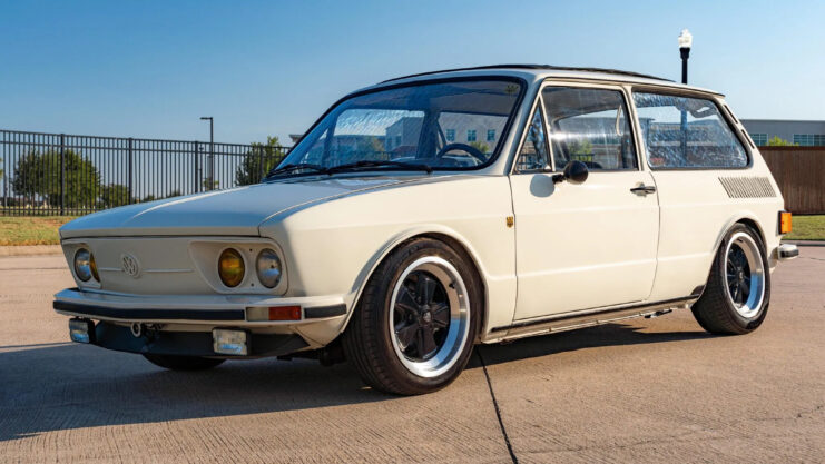 Volkswagen Brasilia 1974 from the front.