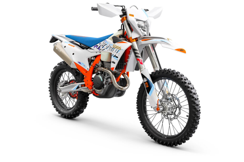 KTM 350 EXC F six days vista da diagonal.