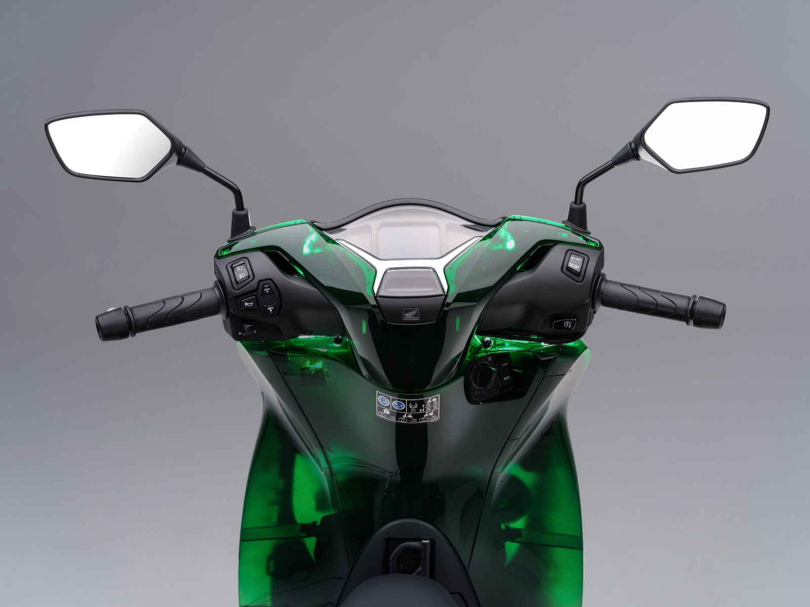 honda sh vetro modelo 2024 verde e preto painel tanque carerenagem transparente estatica no estudio