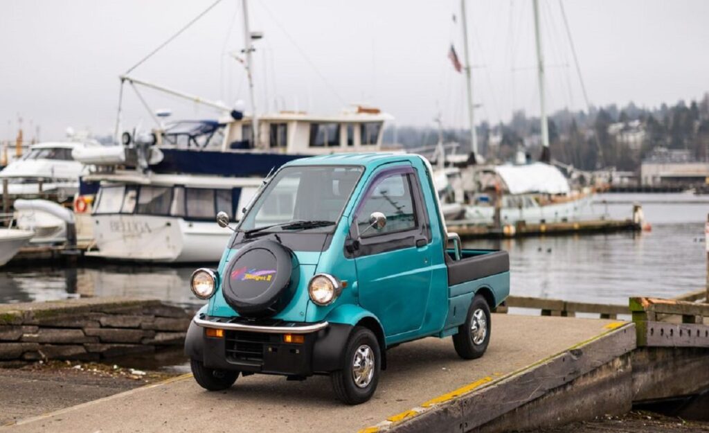 Daihatsu Midget visto da diagonal frontal.