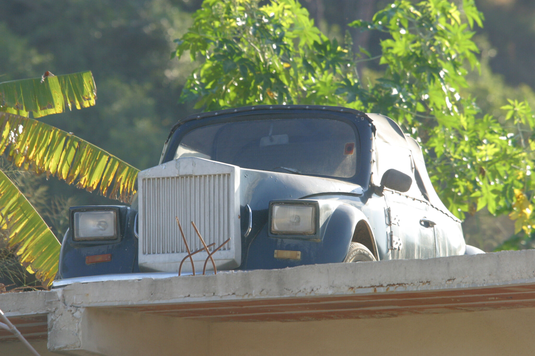 Volkswagen Fusca transformado em Rolls Royce pelo mecânico João Lourenço, em Santa Luzia, na Região Metropolitana de Belo Horizonte